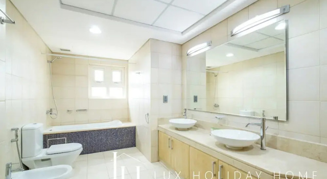 Апартаменты LUX The Shoreline Palm Island Suite 2