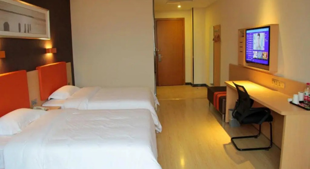 Двухместный номер Standard 7Days Premium Leshan Qianwei Fengye Fortune Center Branch