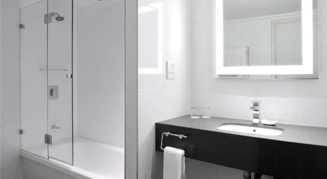 Четырёхместный номер Deluxe Novotel Melbourne On Collins