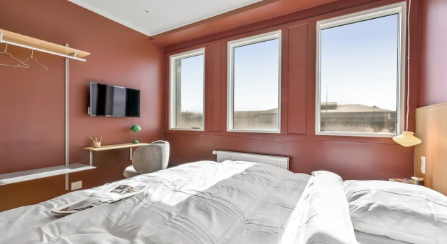 The Break Hotel, Rezervovat Hotel  