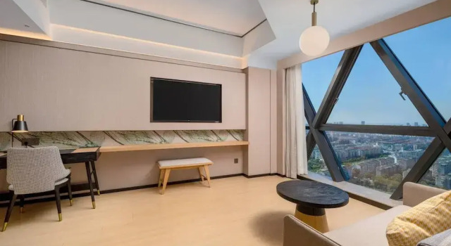 Двухместный люкс Deluxe Hilton Garden Inn Nantong Haohe Scenic Area