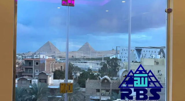 Номер Luxury King tout pyramid
