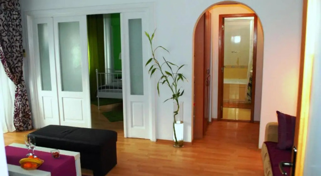 Апартаменты Luxury Sunny Old Town Apartments