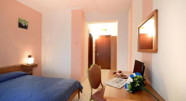 Четырёхместный номер Standard Royal Hotel Montevergine