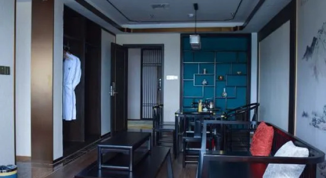 Люкс Deluxe Xiajiang Yulushan International Hotel