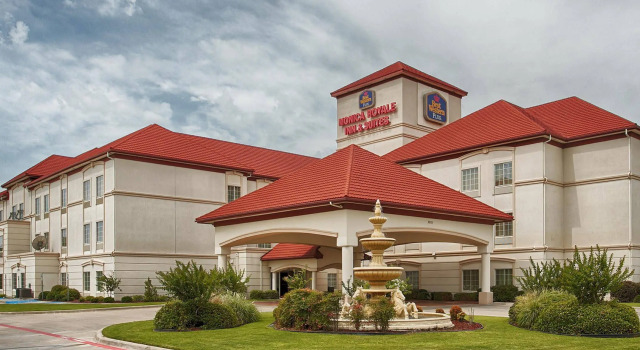 Best Western Plus Monica Royale Inn & Suites