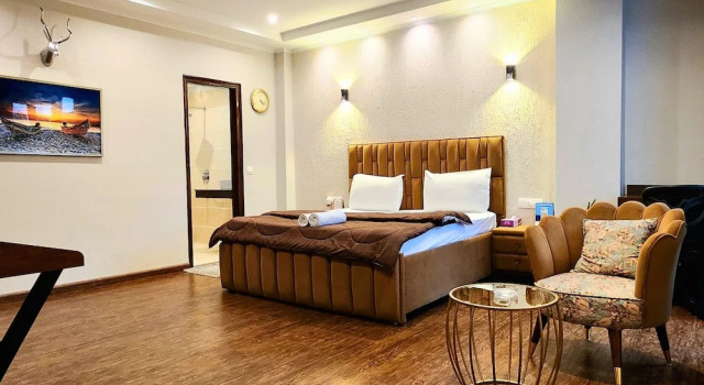 Двухместный номер Grand с балконом и с видом на город Hotel City Premier - Golf Course Road ,Gurgaon