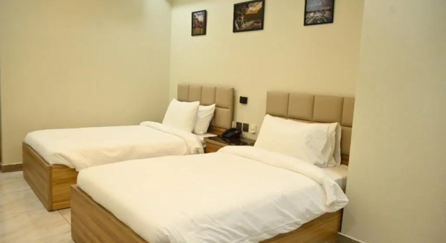 Hotel Pearl Inn