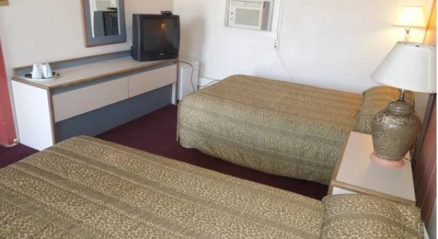 Taffy Motel