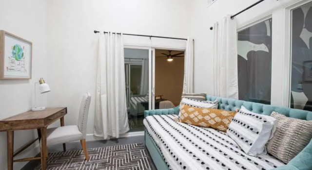 Casa Viva Sunshine in Scottsdale, Забронировать Отель Отели Скотсдейл с парковкой, Парковка