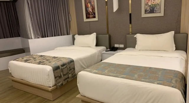 Jomtien Holiday Inn Pattaya, Забронировать Отель Сирача провинция Чонбури