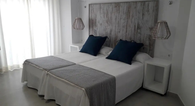 Номер Comfort Hostal Cervantes Playa
