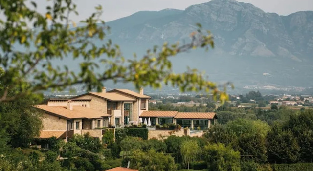 Tenuta Pezzapane, Book Ferieresort Ruviano Campania