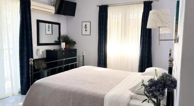 Студия с видом на море Captains Seafront Apartments
