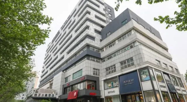 Crystal hotel Huangzhou XihuWulin square