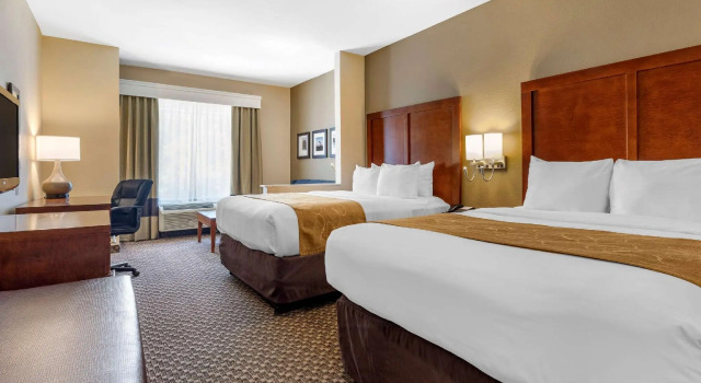 Четырёхместный люкс Comfort Suites Lufkin
