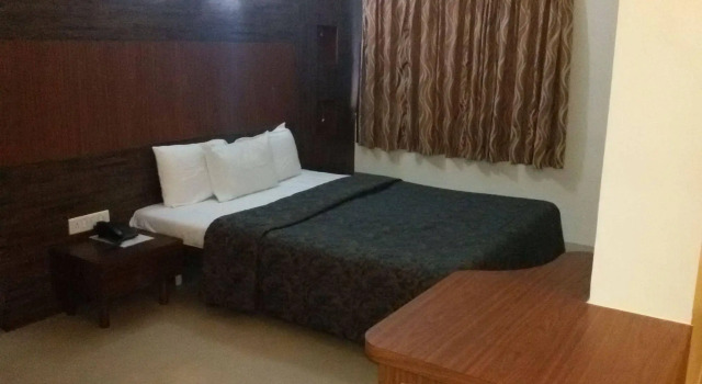 Hotel Royal Enclave, Забронировать Отель Пуна штат Махараштра, рядом с Empress Botanical Gardens