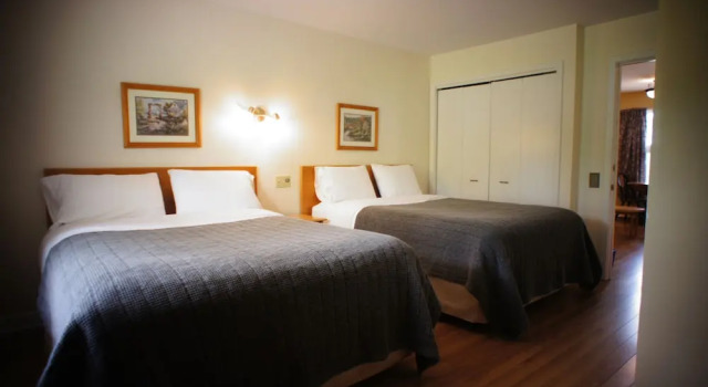 Silverwood Inn & Suites, Забронировать Отель Отели River Valley с бассейном, Бассейн