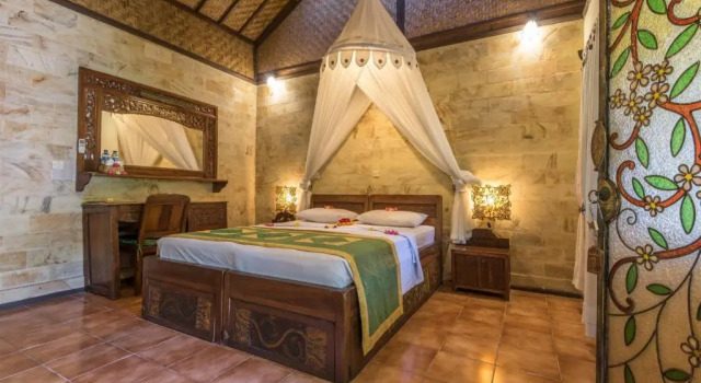 Бунгало Standard с красивым видом из окна Pondok Sari Beach & Spa Resort