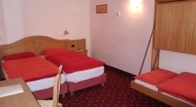 Трёхместный номер Standard Hotel Tyrolia