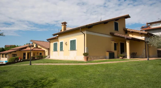 L'Infinito, Book Hotel Hoteller i Lake Vico med pool, Swimmingpool