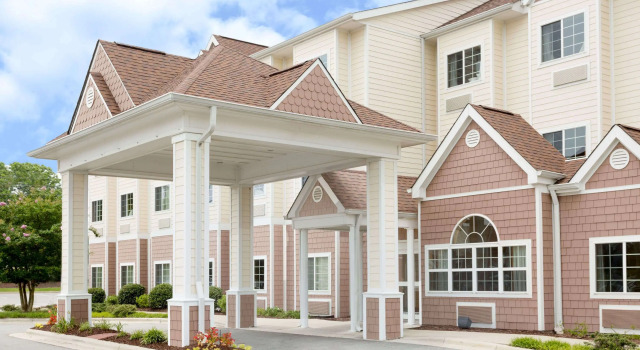 Microtel Inn & Suites by Wyndham Greenville/University Medic, Забронировать Отель Гринвилл Северная Каролина