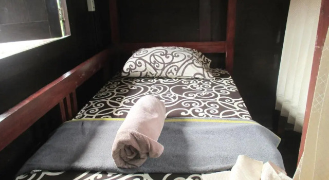 Кровать в общем номере Green Paddy Hostel & Villa