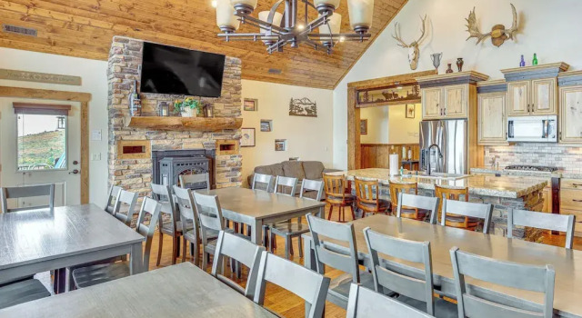 Коттедж Exciting Garden City Gem w/ Home Theater & Hot Tub