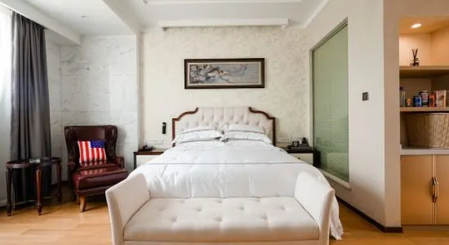 Люкс Luxury Мансарда Xingxinqiao Hotel (Baise Xinghe Water Park)