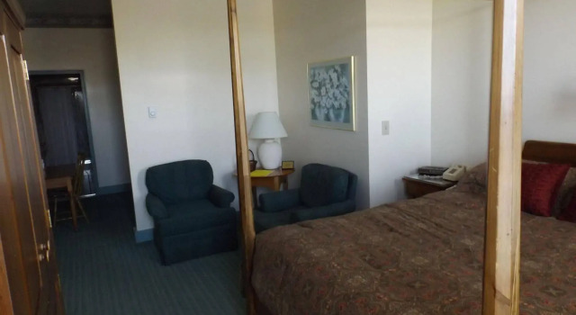 Hermanns European Inn, Đặt Khách sạn Cadillac Michigan