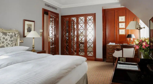 Номер Deluxe Schlosshotel Berlin