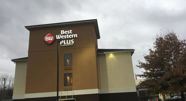 Best Western Plus Georgetown Corporate Center Hotel, Забронировать Отель Джорджтаун США