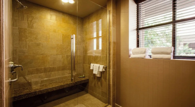 Четырёхместный номер Standard Ventana Canyon Club and Lodge