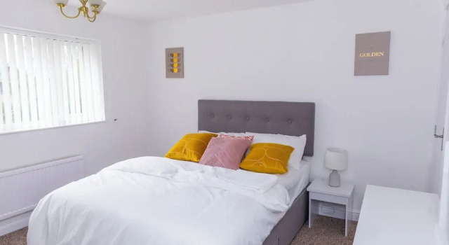 A Stunning Four Bed House in Posh Oadby, Leicester, Varaa Lomakoti Mökit kohteessa Merseyside, Mökki