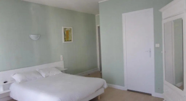 Трёхместный номер Standard Hôtel Les Thermes