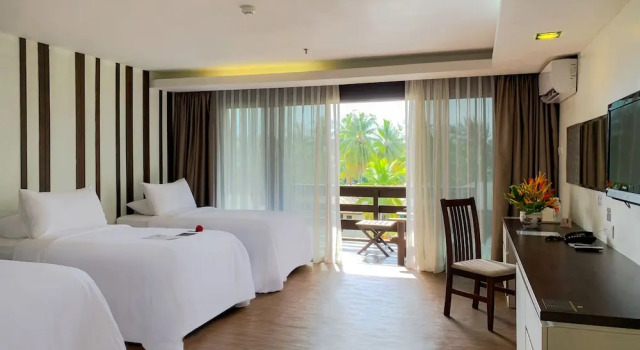 Трёхместный номер Standard с балконом Damai Beach Resort