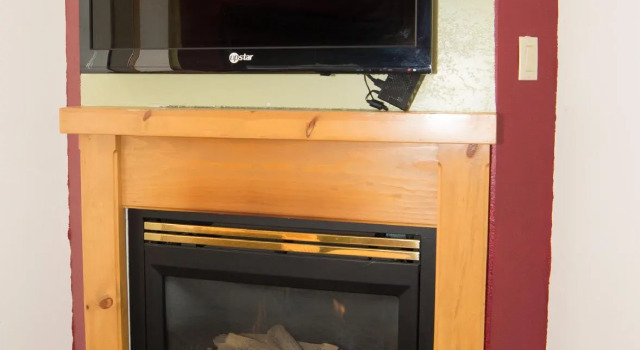 Люкс HomeTown Inn & Suites