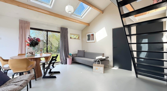 Коттедж -person Dune House in Egmond