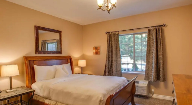 Люкс Superior Leavenworth Village Inn