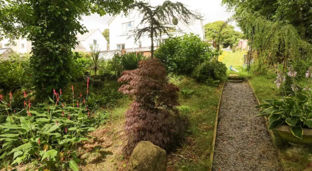 Коттедж Charlecote House