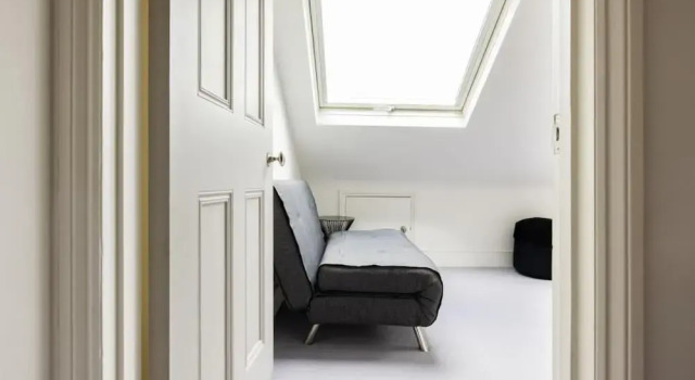 The Clapham Classic - Stylish 5bdr Family Home With Garden, London