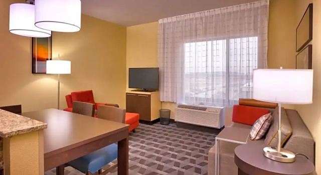 Четырёхместный люкс с 2 комнатами TownePlace Suites by Marriott Dickinson