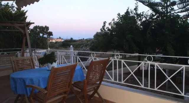 Апартаменты Ιδανικό σπίτι διακοπών στο Λαγονήσι 5' από την θάλασσα & 20' από το αεροδρόμιο!