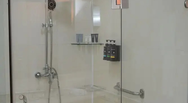 Семейный номер Standard с 2 комнатами White House Hotel