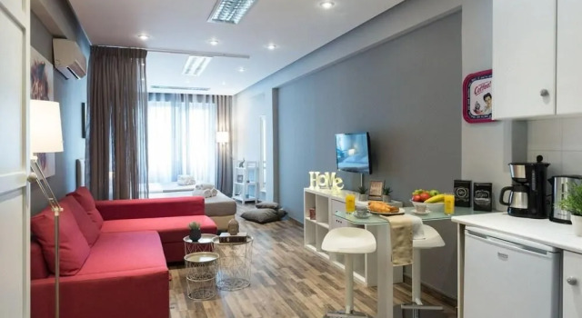 Ermou Downtown Studios by Hospitality Box, Забронировать Отель Отели Афины с парковкой, рядом с Театр Каролос Коун "Театрон технис", Парковка