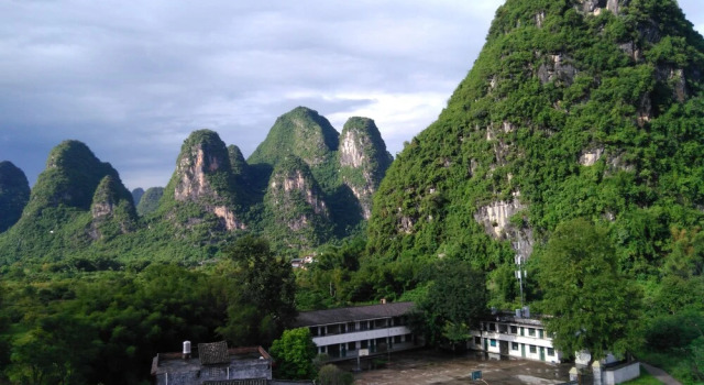 Yangshuo Jinyue Inn, Reservar Hotel Yangshuo Guangxi, perto de Moon Hill
