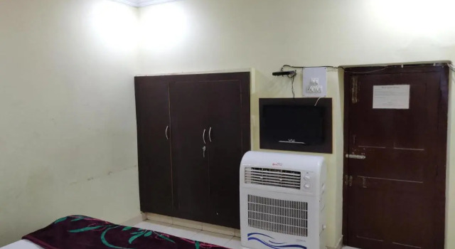 Roop Guest House
