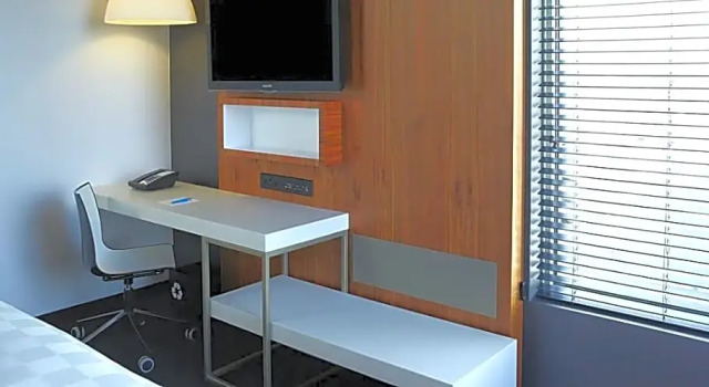Двухместный номер Standard c 1 комнатой Alt Hotel Toronto Airport