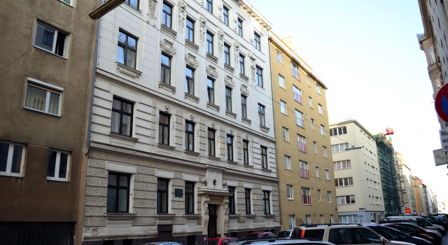 GoVienna Belvedere Apartment