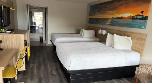 Четырёхместный номер Deluxe Days Inn by Wyndham Natchitoches